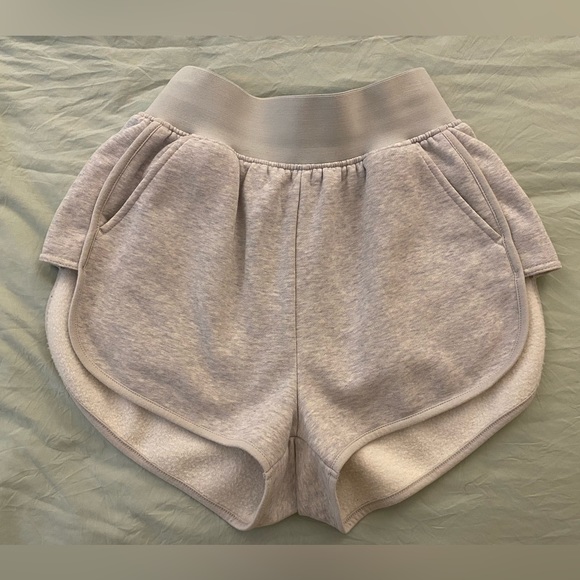 Gymshark OG Legacy Shorts Grey Small - Picture 3 of 4